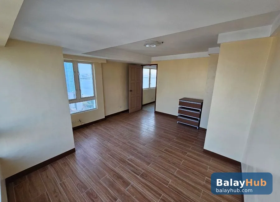 Spacious 102 sqm 2BR Condo with Manila Bay View at Sunview Palace