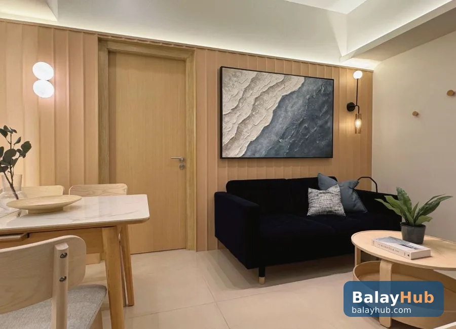 Newly Renovated 1BR Condo with Balcony at Park McKinley West, BGC
