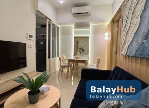 Newly Renovated 1BR Condo with Balcony at Park McKinley West, BGC