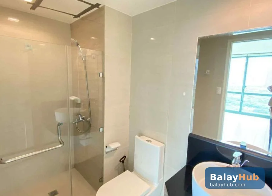 2BR Condo with Golf Course Views at 8 Forbes Town Road, BGC