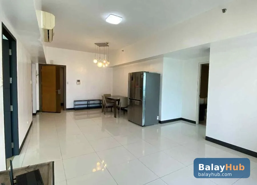 2BR Condo with Golf Course Views at 8 Forbes Town Road, BGC