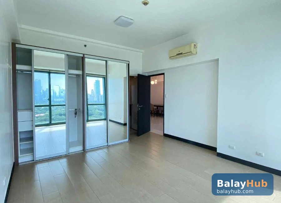 2BR Condo with Golf Course Views at 8 Forbes Town Road, BGC