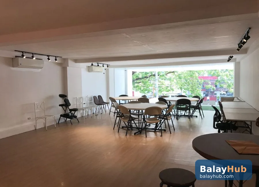Three-Storey Commercial Building with Roofdeck in BF Homes Paranaque