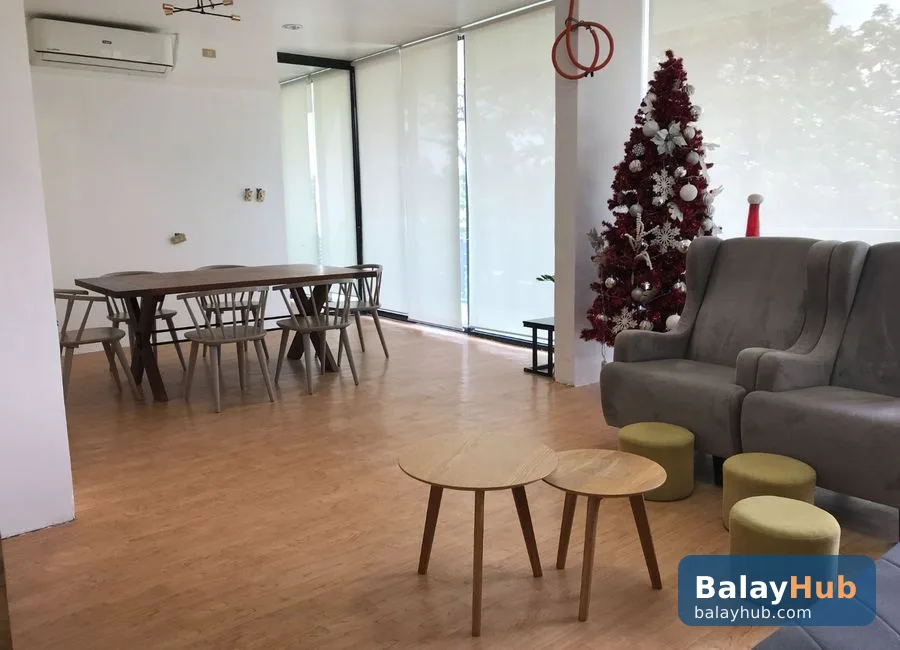 Three-Storey Commercial Building with Roofdeck in BF Homes Paranaque