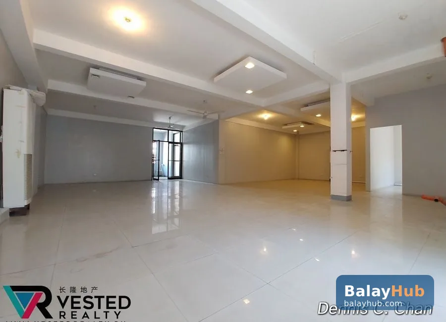 Four-Storey Mixed-Use Building with Roofdeck in Pio del Pilar Makati