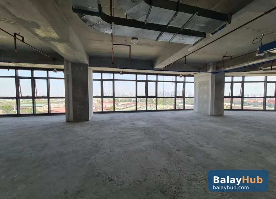 Below-Zonal Office at Savya Financial Centre Bicutan with Parking