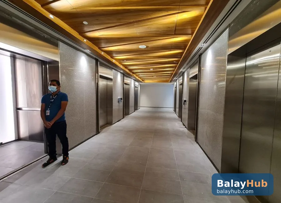 Below-Zonal Office at Savya Financial Centre Bicutan with Parking