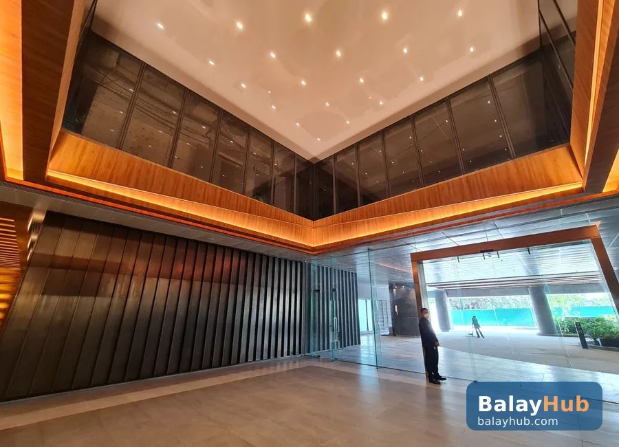 Below-Zonal Office at Savya Financial Centre Bicutan with Parking
