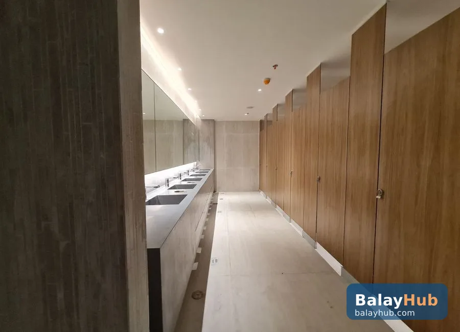 Below-Zonal Office at Savya Financial Centre Bicutan with Parking