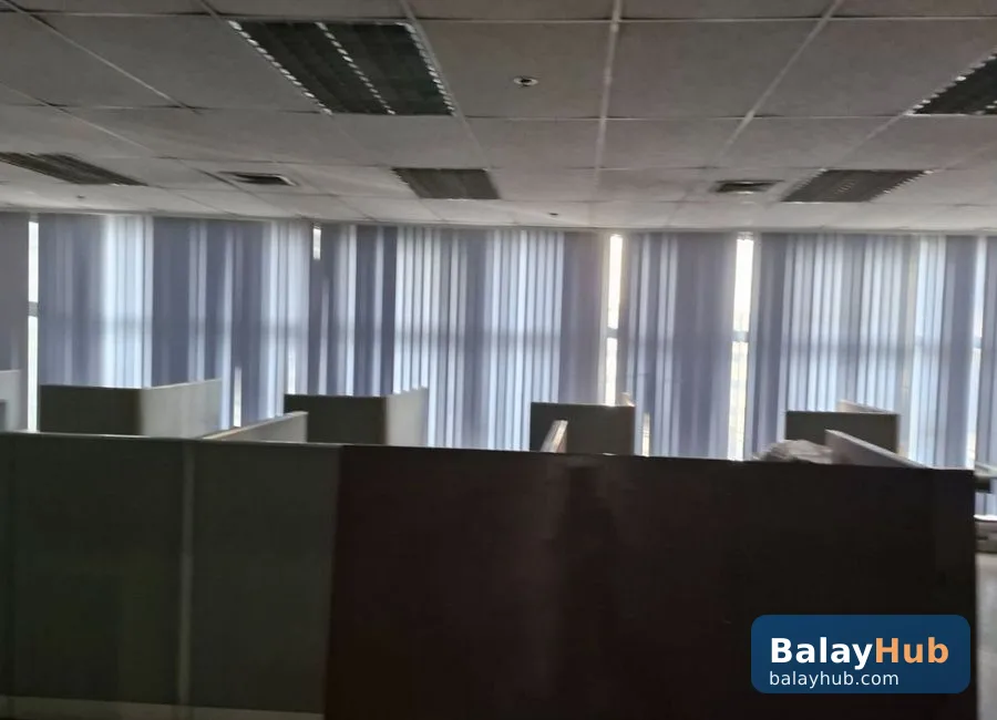 Pre-Owned 32nd-Floor Office Unit at Antel Global Corporate Center