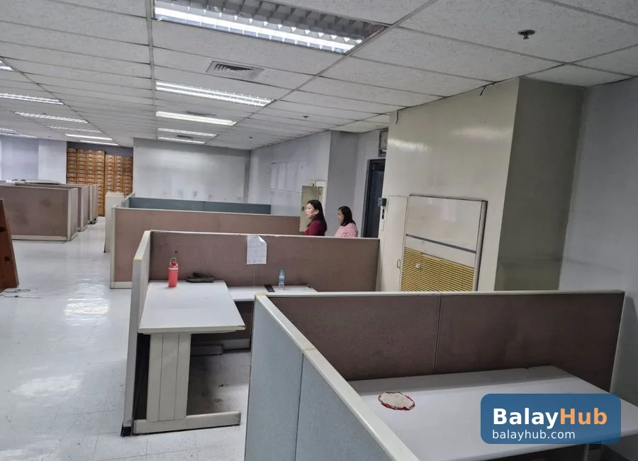 Pre-Owned 32nd-Floor Office Unit at Antel Global Corporate Center