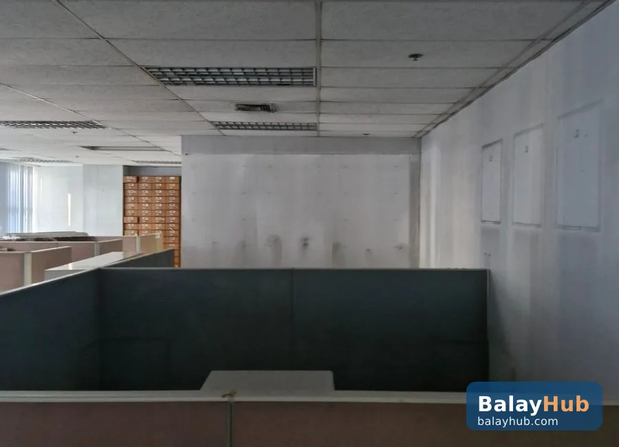 Pre-Owned 32nd-Floor Office Unit at Antel Global Corporate Center