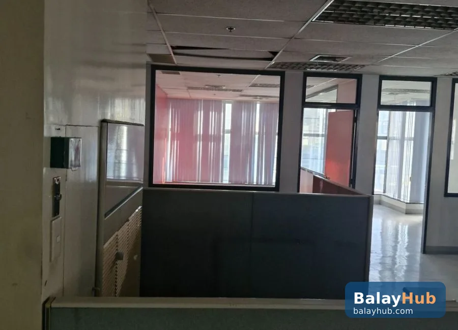 Pre-Owned 32nd-Floor Office Unit at Antel Global Corporate Center