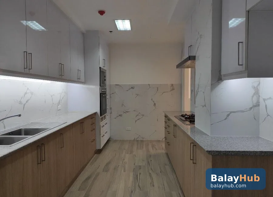 216 sqm 3-Bedroom La Colline Suites Apartment with Pool Near Greenhills