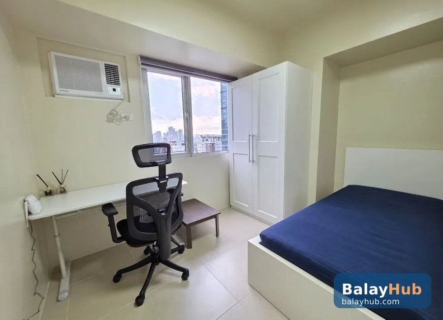 Newly Renovated 2-Bedroom Avida Turf BGC Tower 2 Unit Near Uptown Mall