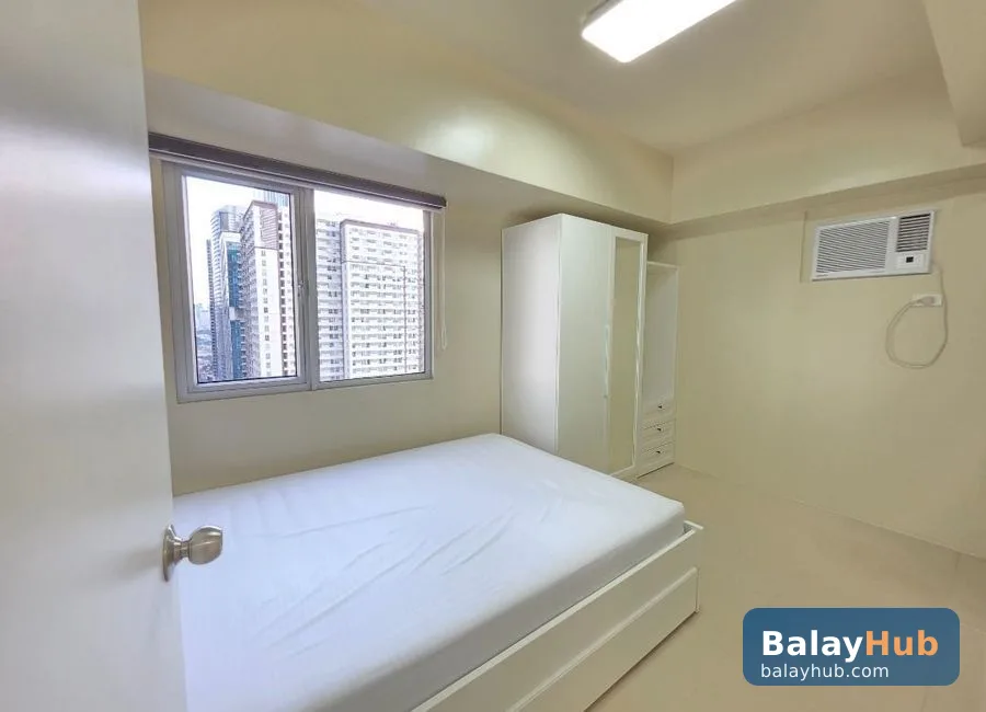 Newly Renovated 2-Bedroom Avida Turf BGC Tower 2 Unit Near Uptown Mall