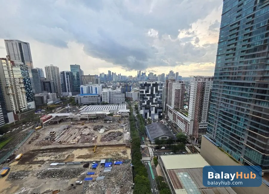 Newly Renovated 2-Bedroom Avida Turf BGC Tower 2 Unit Near Uptown Mall