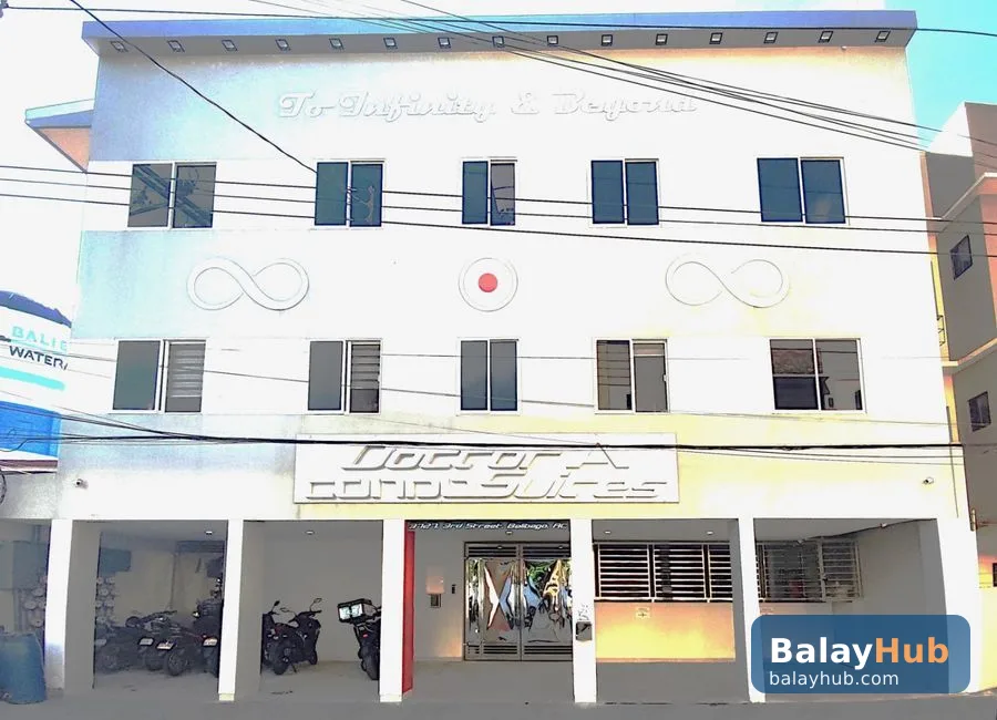 High-Tech 1-Bedroom Doctor A Condo with Pool Near SM Angeles City