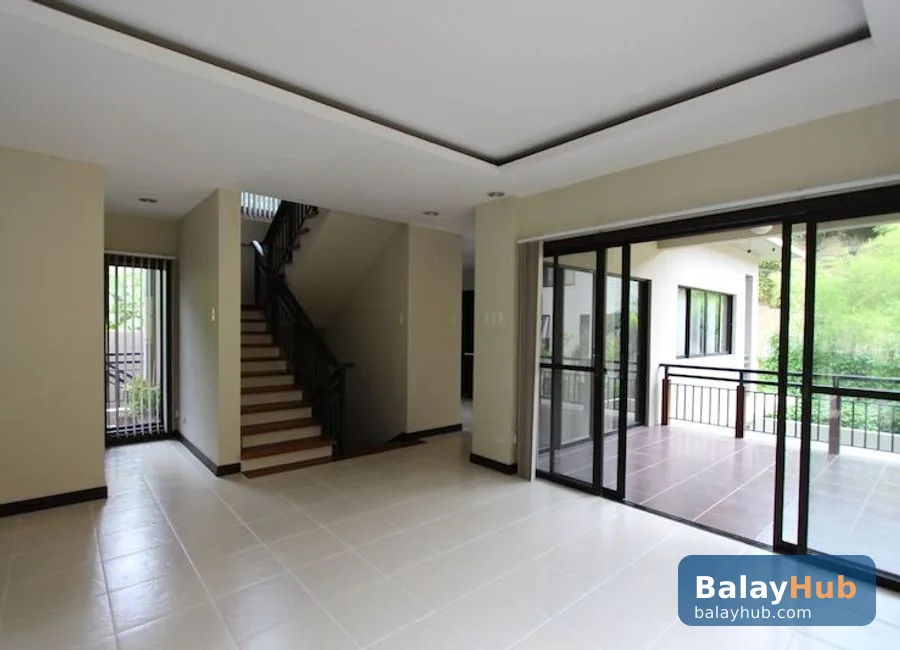 Multi-Level 4-Bedroom Home with Private Pool in Maria Luisa Estate Park