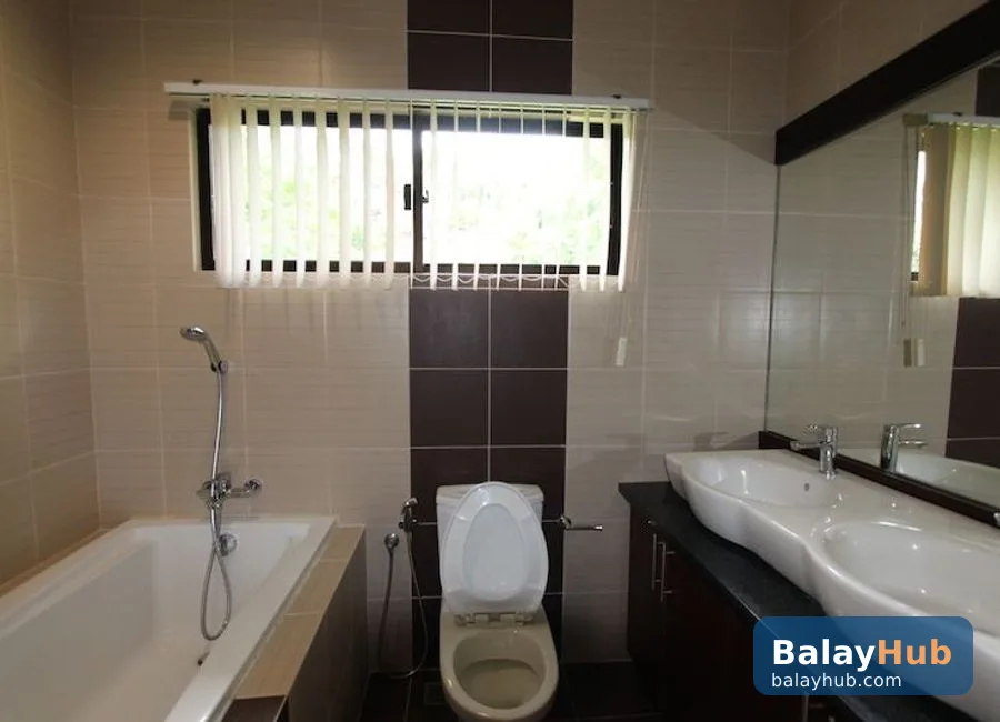 Multi-Level 4-Bedroom Home with Private Pool in Maria Luisa Estate Park