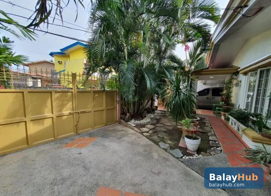 Fully Furnished 4-Bedroom Bungalow with Garden in BF Resort Village