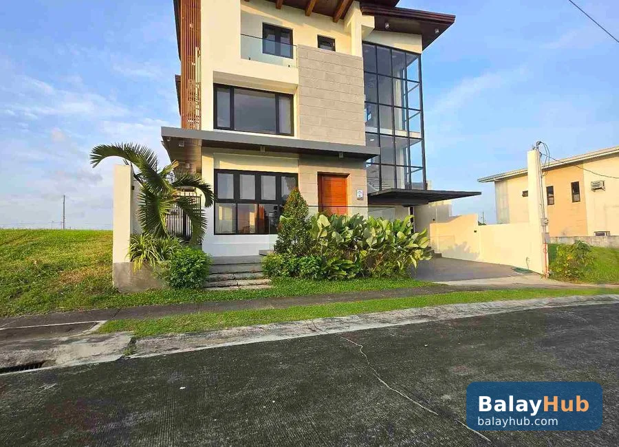 5-Bedroom Modern House for Lease at Venare, Nuvali, Calamba
