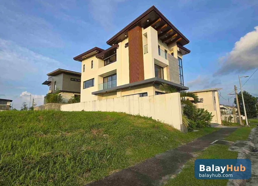 5-Bedroom Modern House for Lease at Venare, Nuvali, Calamba