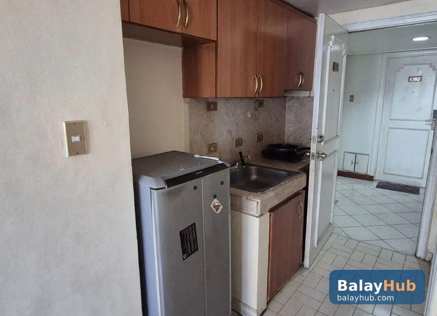 Furnished Studio Condo near Rockwell and Jupiter in Makati Poblacion