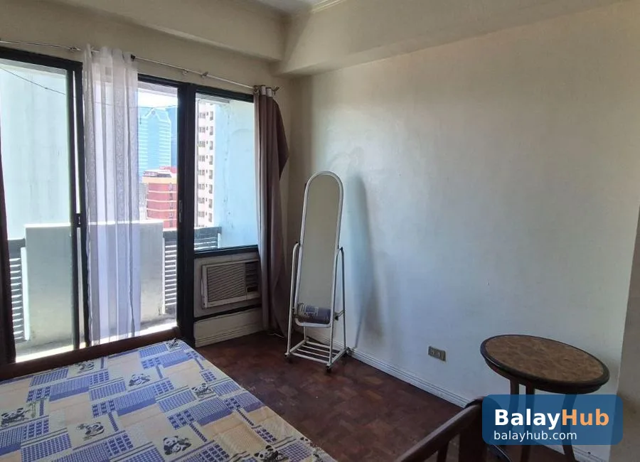 Furnished Studio Condo near Rockwell and Jupiter in Makati Poblacion
