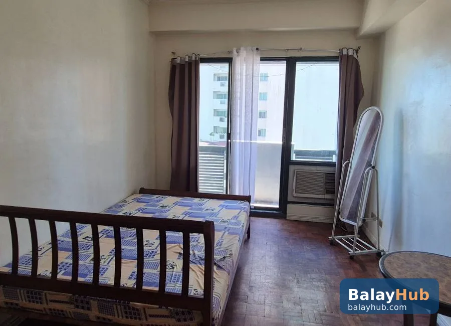 Furnished Studio Condo near Rockwell and Jupiter in Makati Poblacion