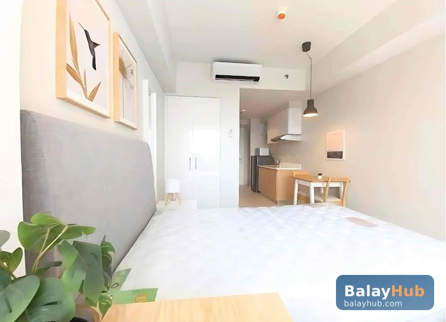 Modern Nordic 27sqm Studio at The Arton by Rockwell near ADMU and UPD