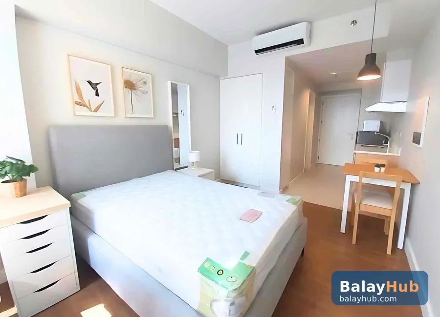 Modern Nordic 27sqm Studio at The Arton by Rockwell near ADMU and UPD