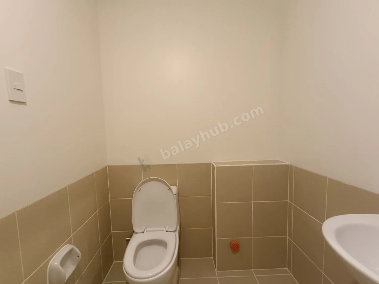 1BR Bare Condo at Allegra Garden Place, Pasig