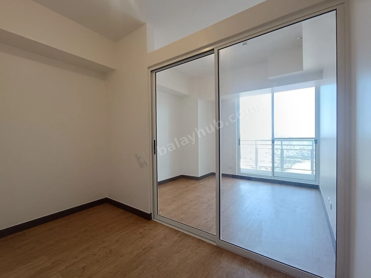 1BR Bare Condo at Allegra Garden Place, Pasig