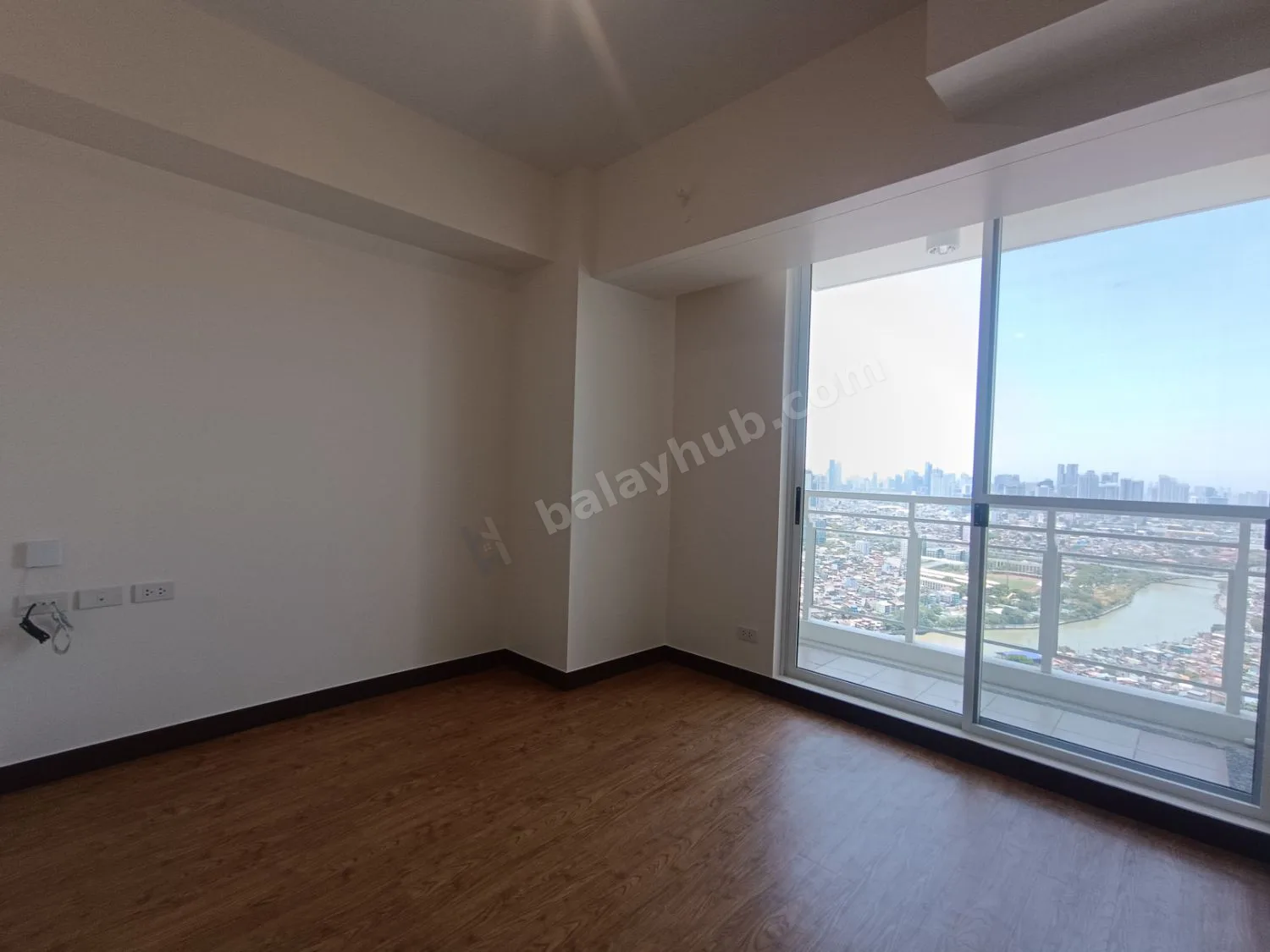 1BR Bare Condo at Allegra Garden Place, Pasig