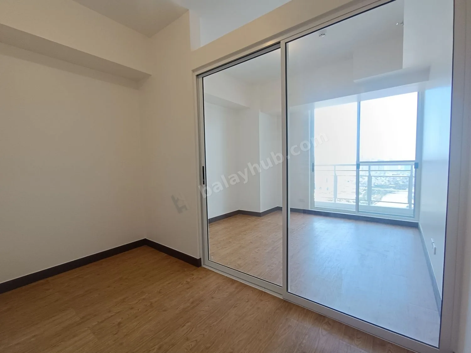 1BR Bare Condo at Allegra Garden Place, Pasig