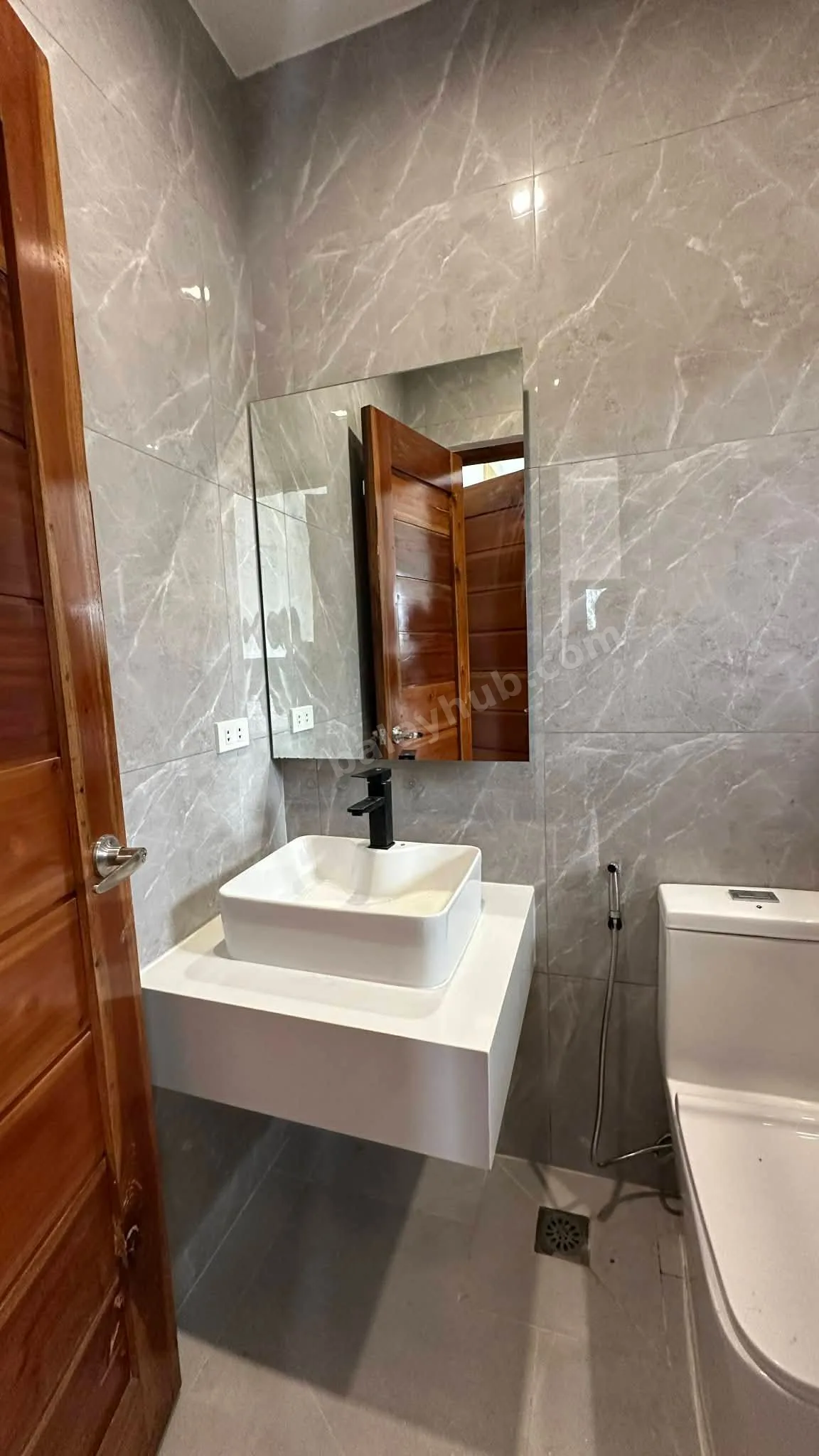 Modern Luxury Home in Tagaytay – 3 BR, Pool, 285 sqm Lot