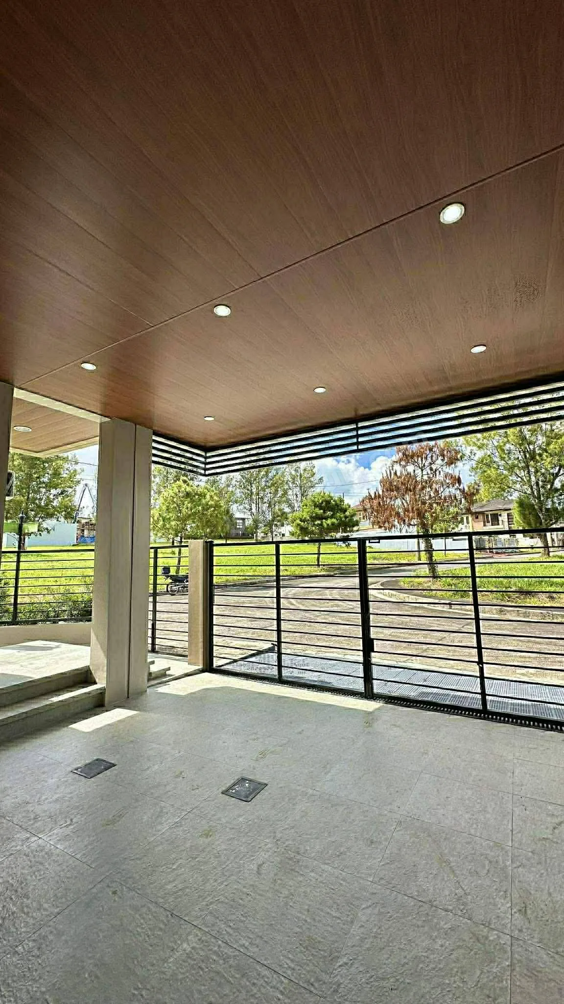 Modern Luxury Home in Tagaytay – 3 BR, Pool, 285 sqm Lot