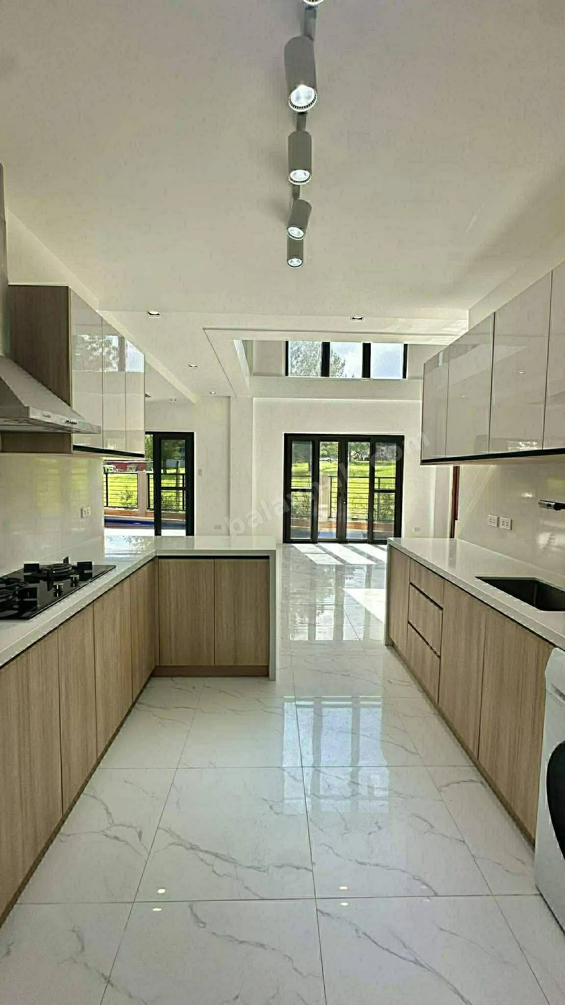 Modern Luxury Home in Tagaytay – 3 BR, Pool, 285 sqm Lot
