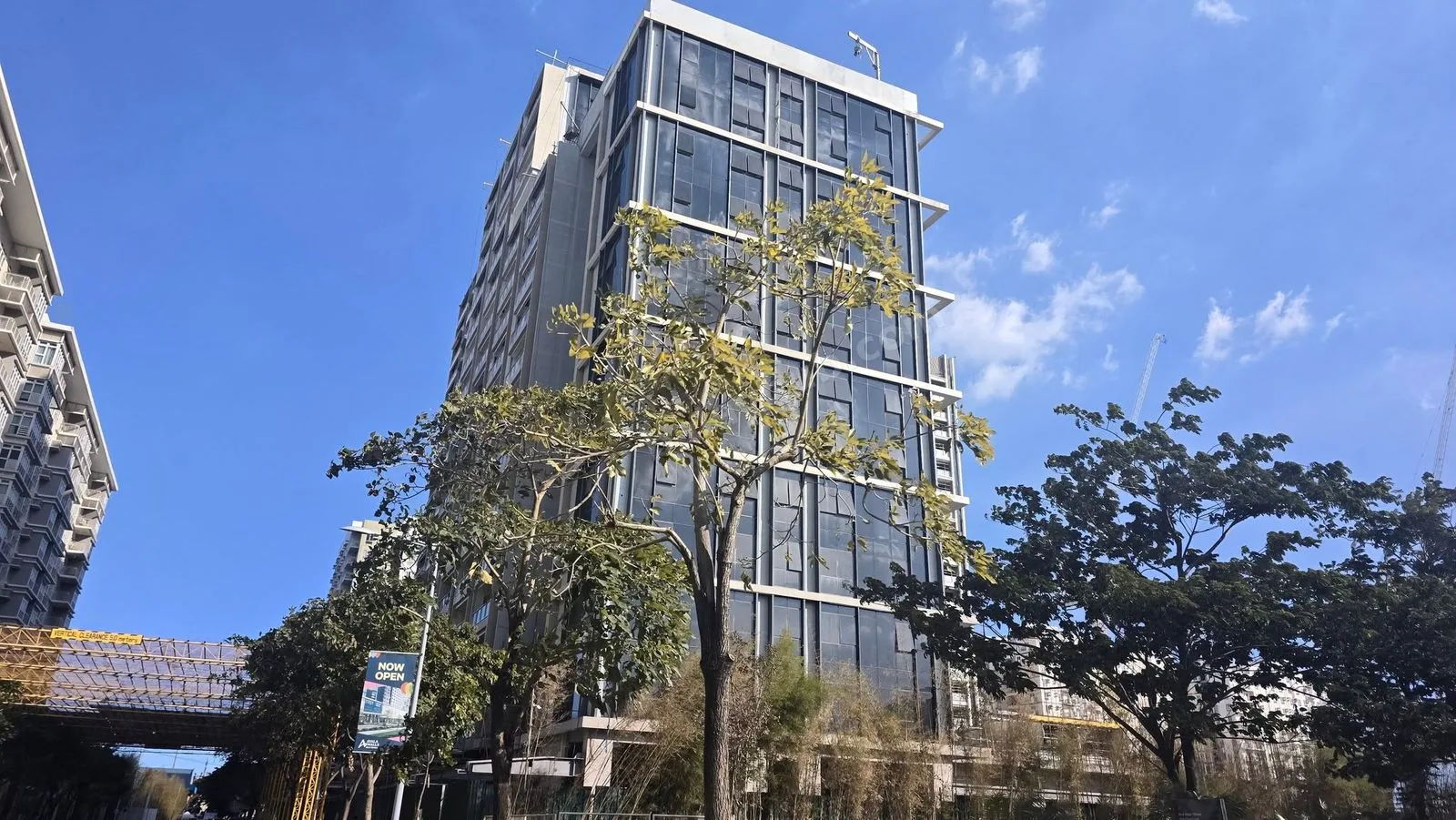 2BR Condo for Sale at Gardencourt Residences, Arca South