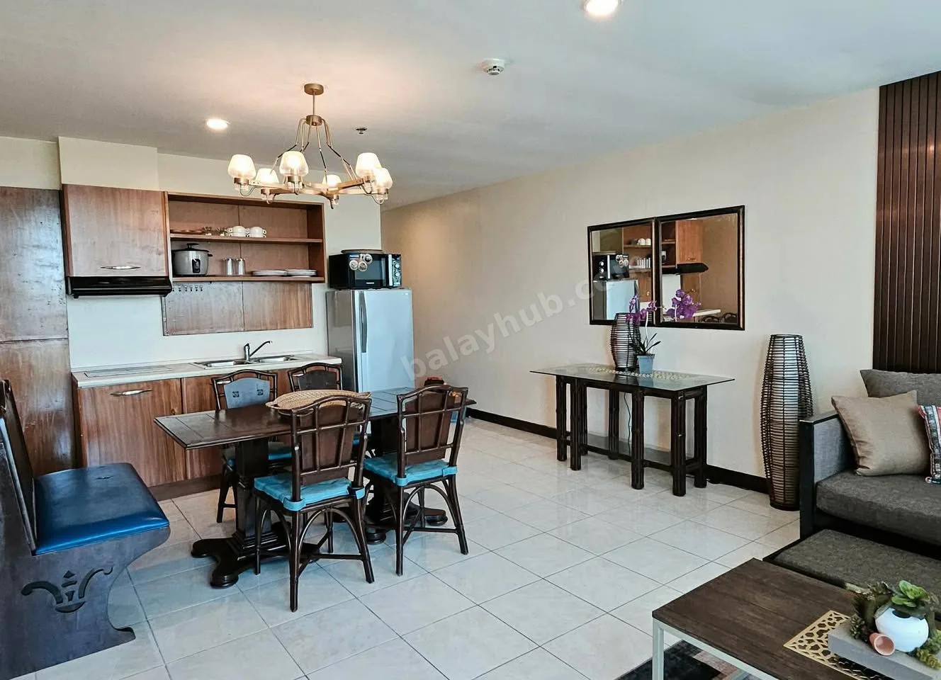 Airconditioned Sea-View Condo Room with Pool Access in Sotogrande, Cebu City