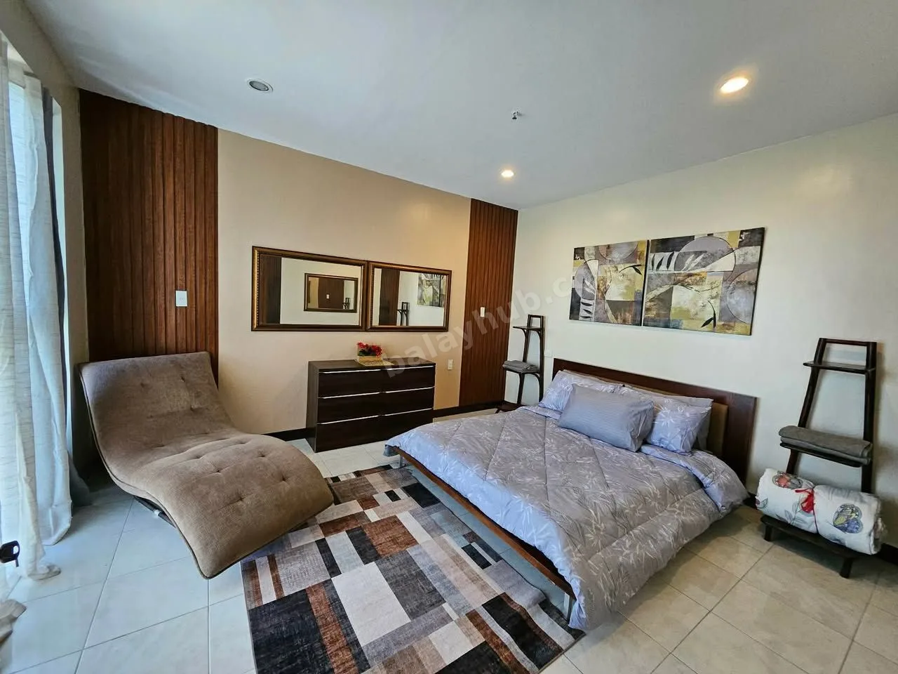 Airconditioned Sea-View Condo Room with Pool Access in Sotogrande, Cebu City