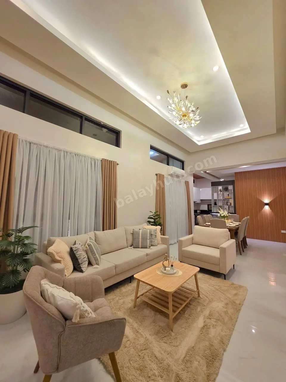 5-Bedroom Modern Bungalow with Pool in Angeles City