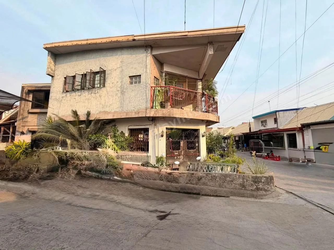 2-Storey Corner House & Lot in ACM Woodstock, Gen. Trias