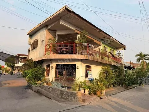 2-Storey Corner House & Lot in ACM Woodstock, Gen. Trias