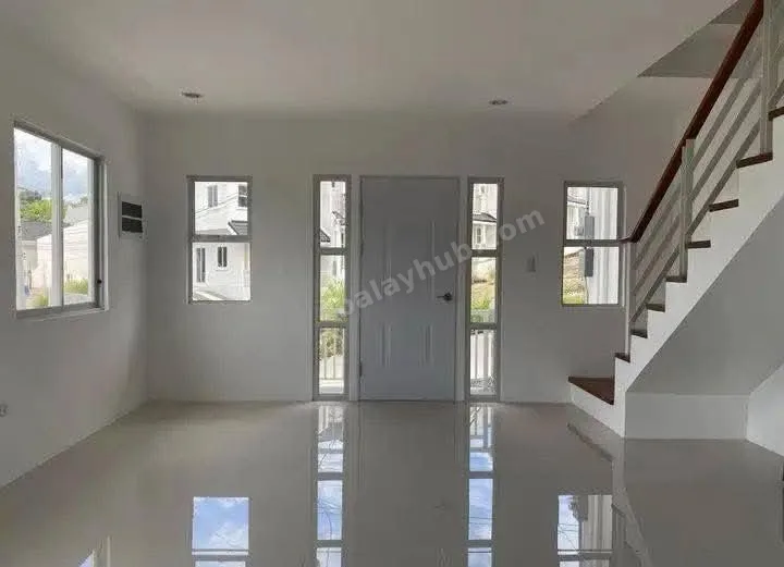 Brand New 4-Bedroom Diamond Duplex in Minglanilla Highlands