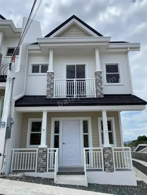 Brand New 4-Bedroom Diamond Duplex in Minglanilla Highlands