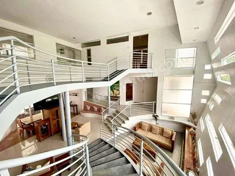 6BR Luxury House in Maria Luisa Estate Park, Banilad