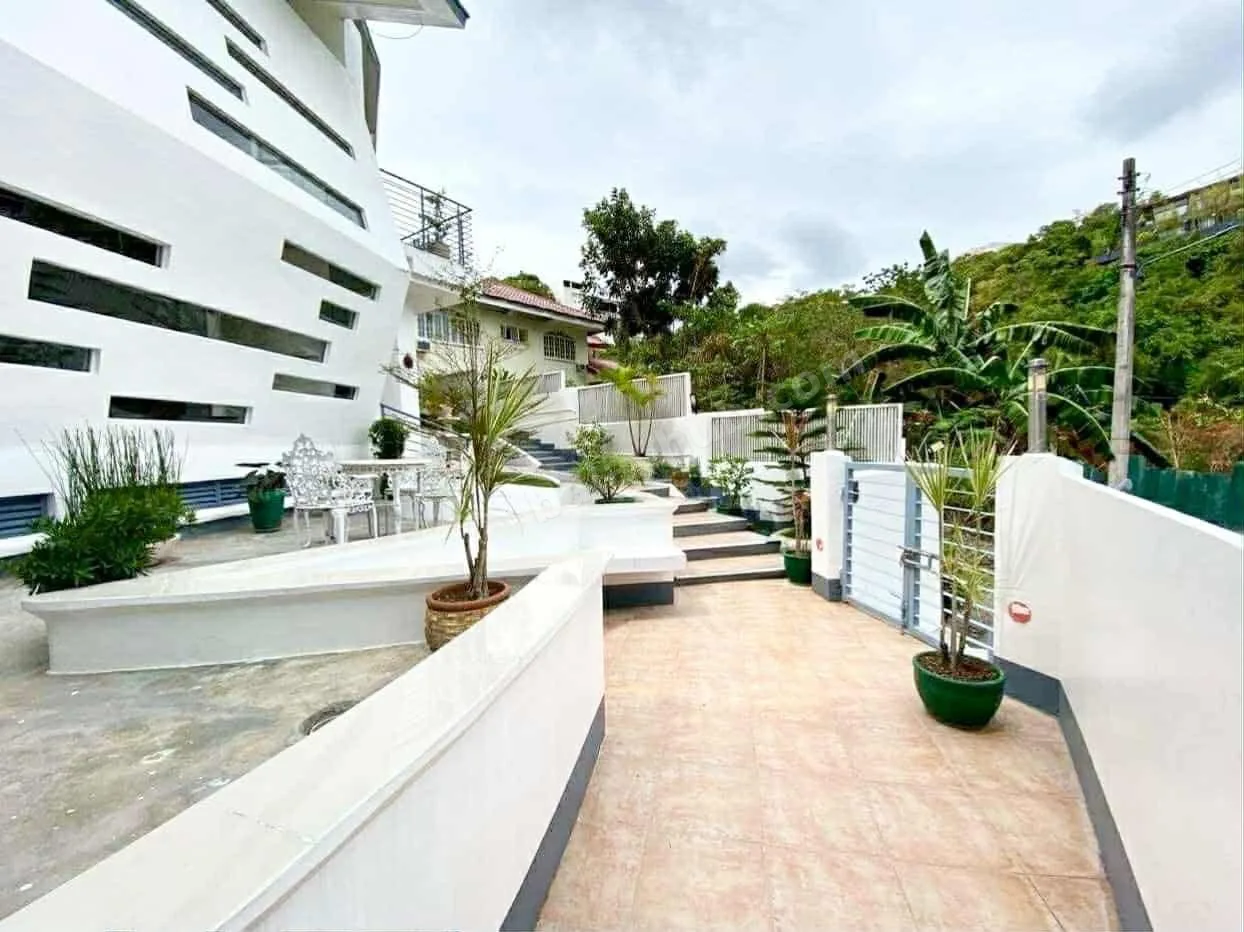 6BR Luxury House in Maria Luisa Estate Park, Banilad