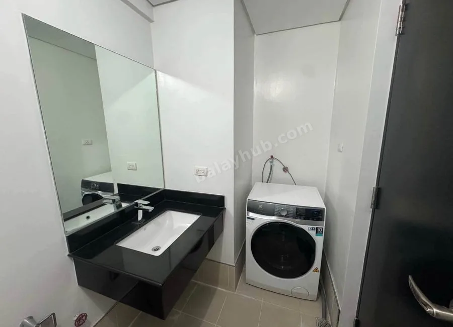 RFO Fully Furnished Studio Unit FOR RENT / LEASE at Two Maridien BGC Taguig